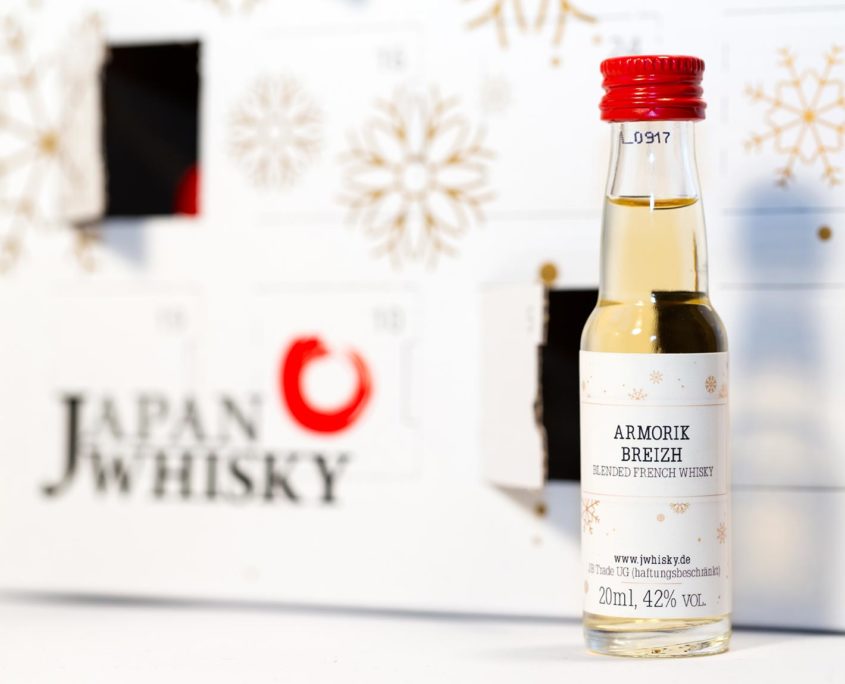 Gesa Siebert Kommunikationsdesign Packaging Flaschenlabel JWhisky Weihnachtskalender 2017 Whisky